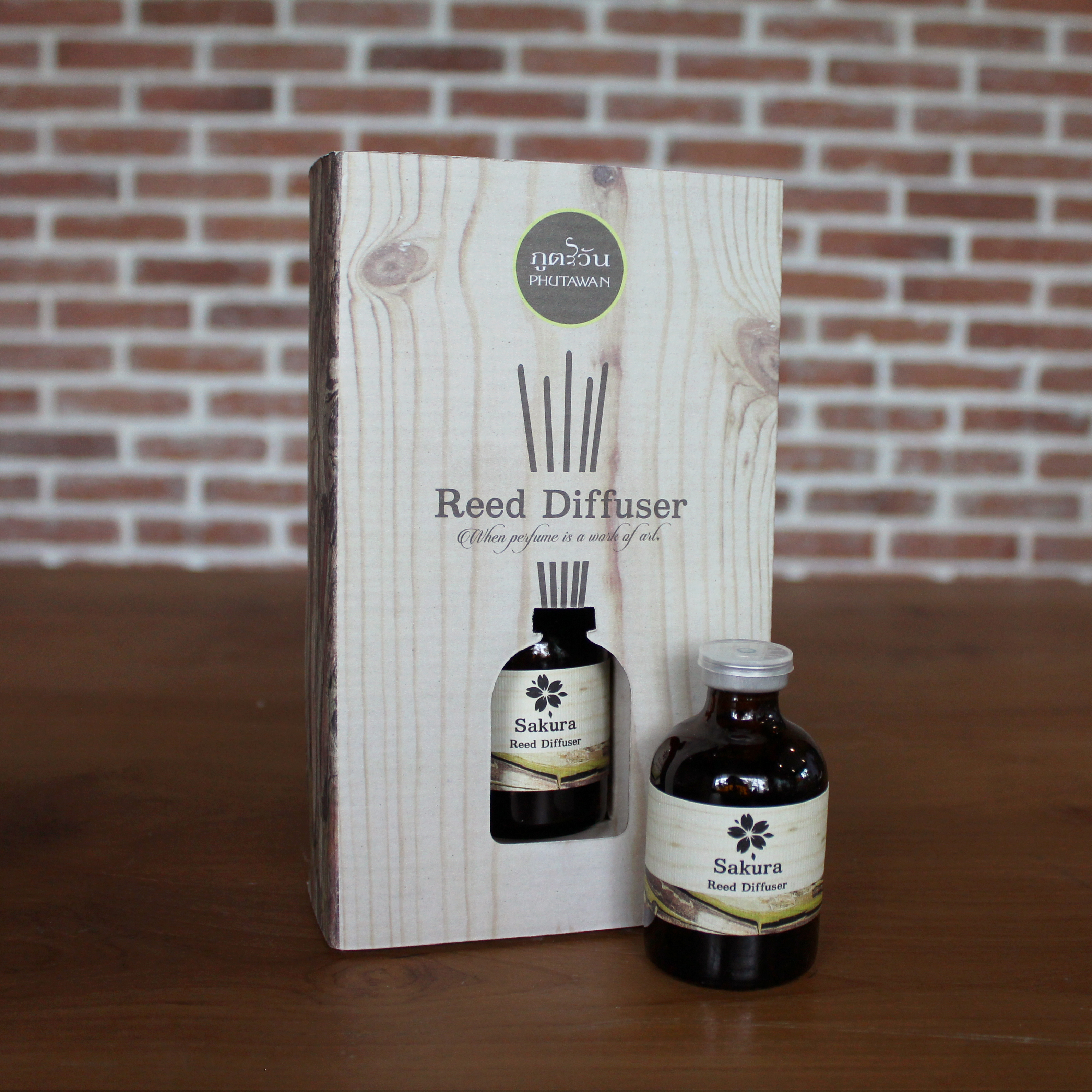 Ароматический Тайский диффузор с палочками Сакура Reed Diffuser Sakura Phutawan-aromadiffuser_sakura