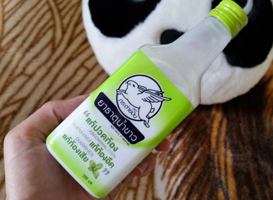 Натуральная эмульсия при отравлениях Летающий белый кролик Flying Rabbit Mist Salol Et Menthol 200 мл. Таиланд