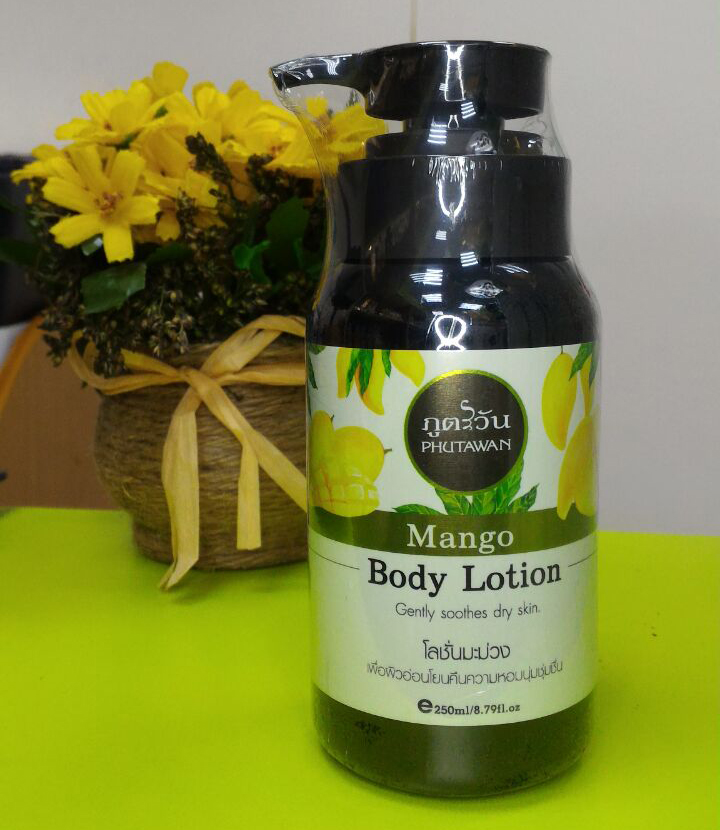 Натуральный увлажняющий и успокаивающий лосьон из Тайланда для сухой кожи Манго Phutawan Mango Body Lotion купить в Москве и МО.