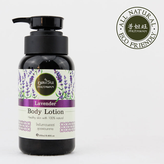 НАТУРАЛЬНЫЙ РАССЛАБЛЯЮЩИЙ И УСПОКАИВАЮЩИЙ ЛОСЬОН ДЛЯ ТЕЛА ИЗ ТАЙЛАНДА ЛАВАНДА PHUTAWAN BODY LOTION LAVENDER 250 МЛ. Артикул: L12 Натуральный расслабляющий и успокаивающий лосьон для тела Лаванда Phutawan Body Lotion Lavender 250 мл. Таиланд Phutawan Body Lotion Lavender 250 ml. Thailand 100% Original Product from Thailand MADE IN THAILAND